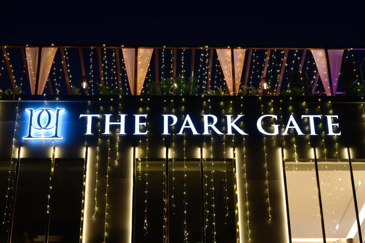 The Park Gate Hotel Mohali Exterior photo